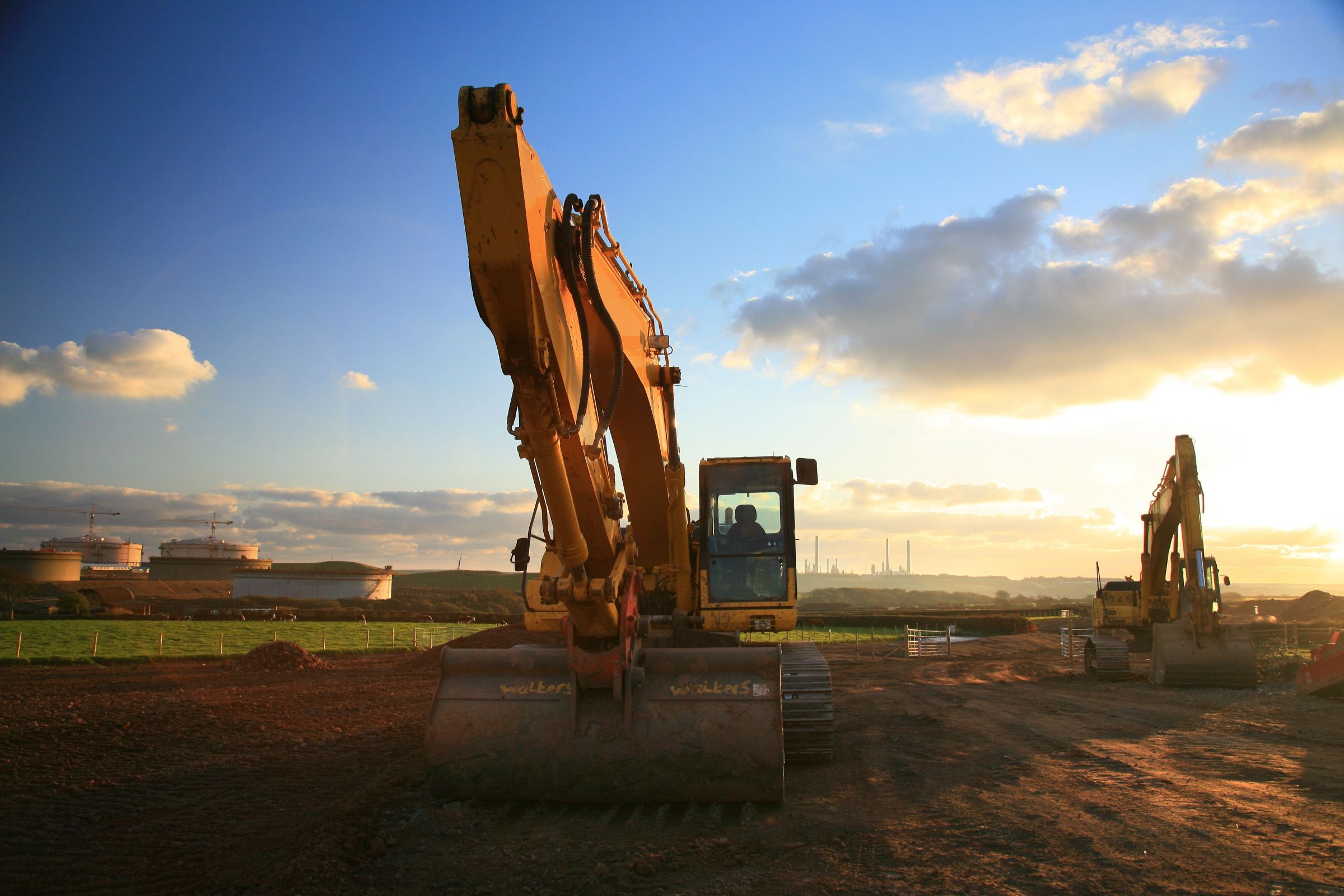 excavator-action dreamstime_xxl_1924891.jpg